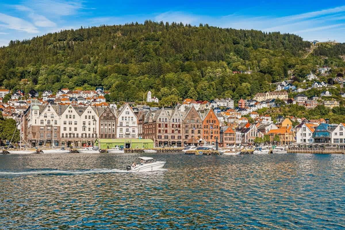 Dinbnb Apartments Bryggen Берген Екстериор снимка